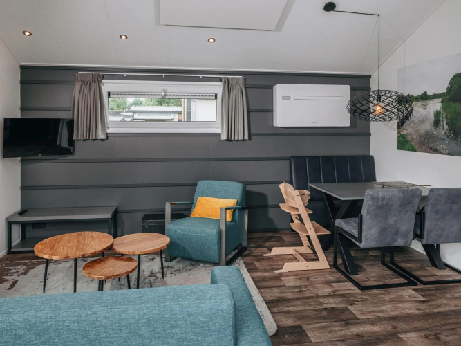 Nice Chalet With ac and Sloop