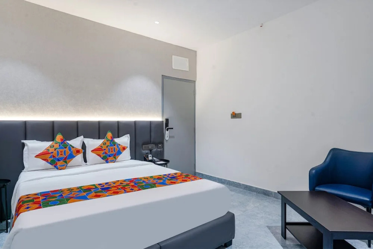 Fabhotel Prime Cloud 5 Studios