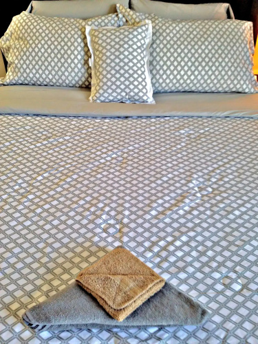 Hipsters Cove Bed & Breakfast