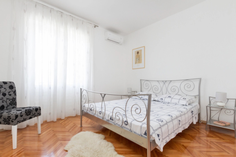 Apartment Neven - comfortable & great location: A1 Split, Riviera Split