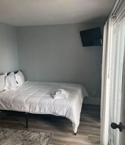 2 Bedrooms Standard Family room