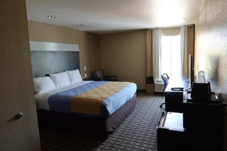 West Worth Inn and Suites