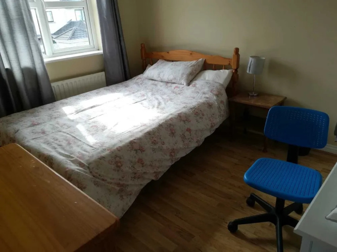 Stunning 6 Bed House With Private Garden in Galway
