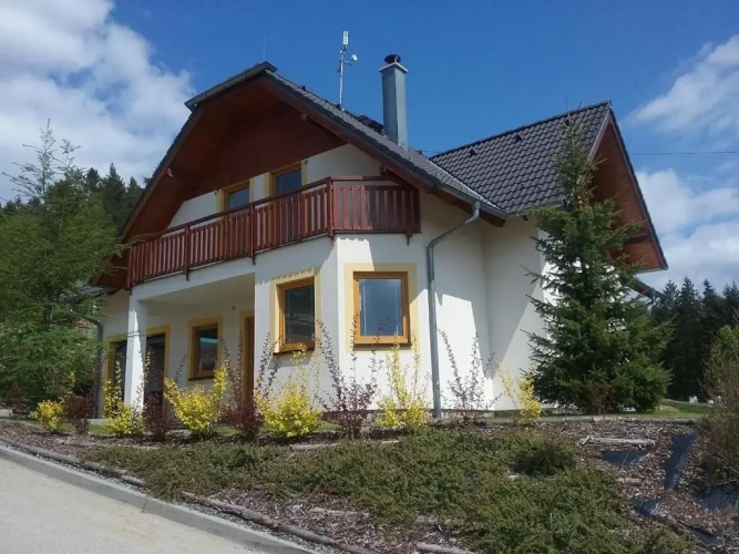 5 Bedrooms Cottage