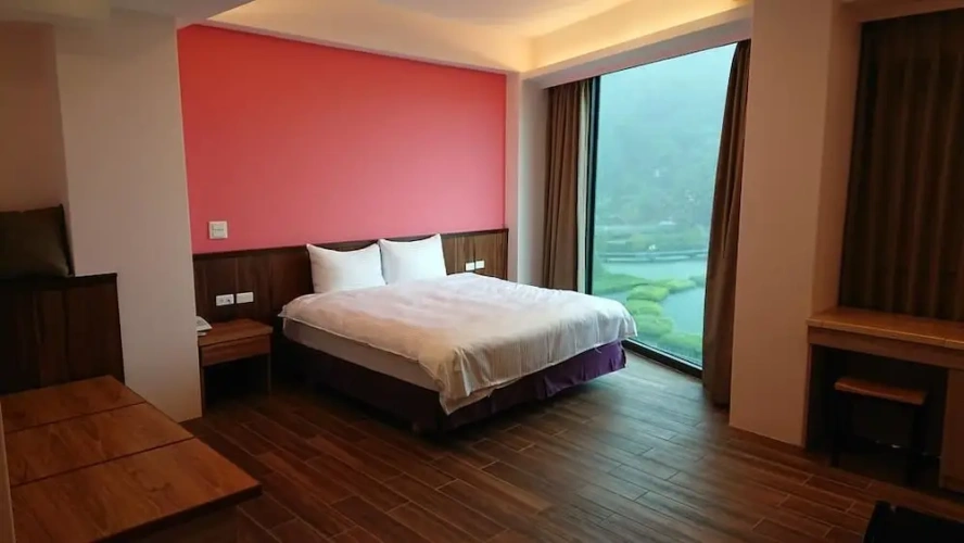Standard Double room with lake view