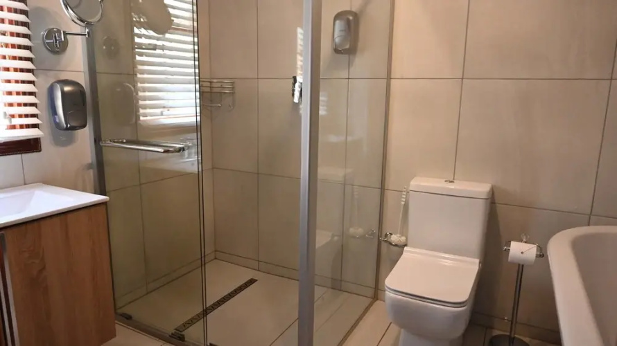 Lamor Guest House