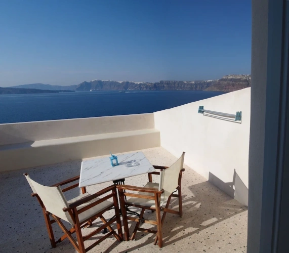 2 Bedrooms Suite with balcony and with mountain view