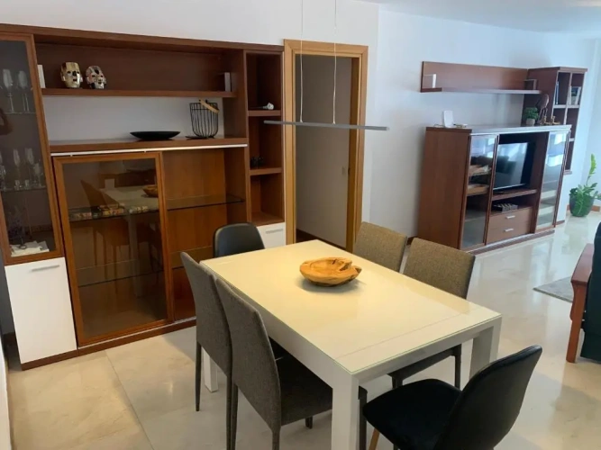 3 Bedrooms Apartment