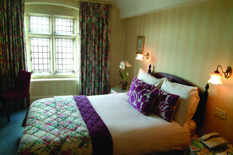 Norfolk Arms Hotel