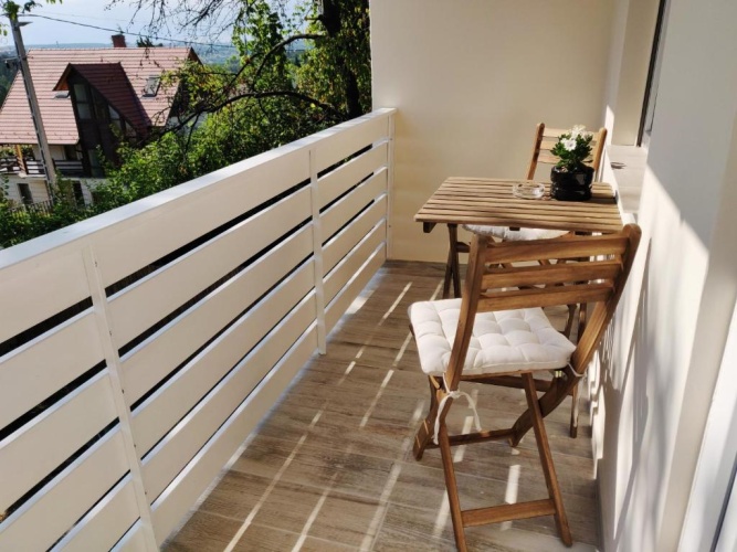2 Bedrooms Cottage