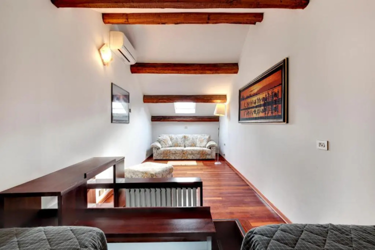 Nobile House
