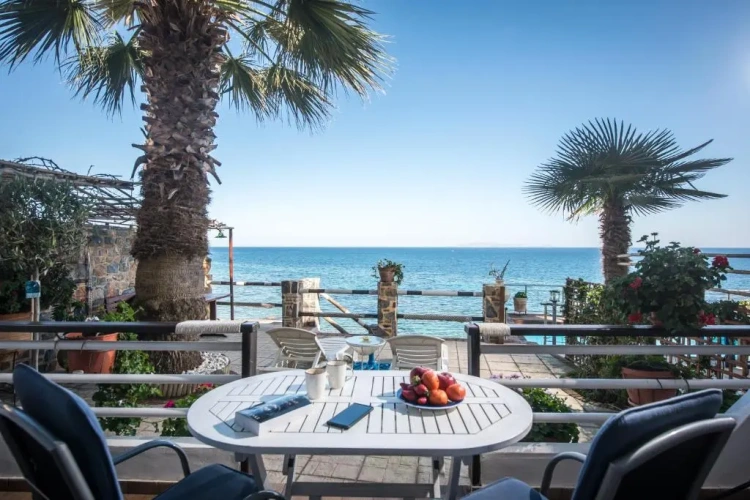 Apartment with sea view