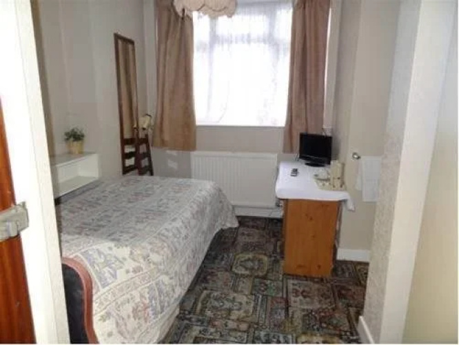 Oak Villa Hotel