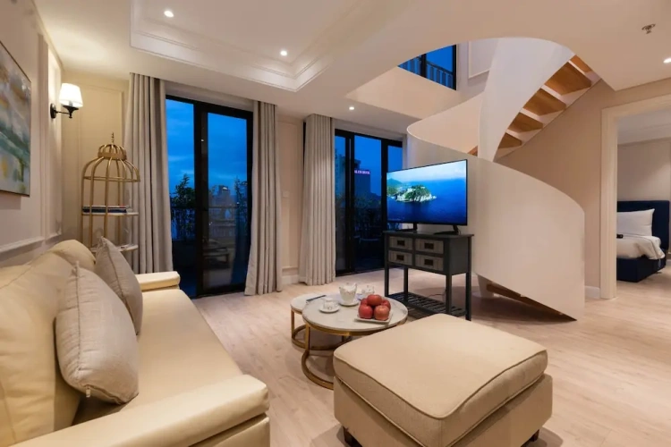 2 Bedrooms Standard Penthouse room with balcony and with partial sea view