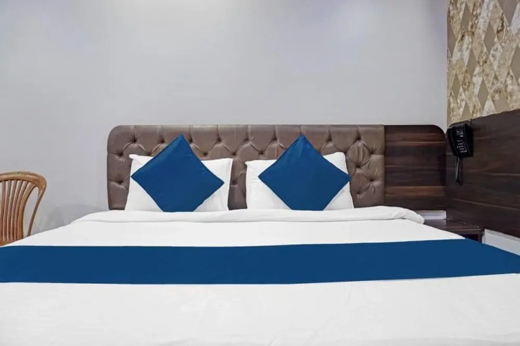Collection O 81047 Hotel Viraj