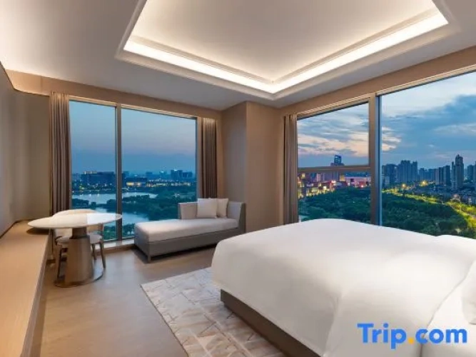 Deluxe Double room with view