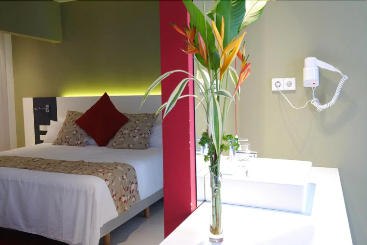 Magno Suites