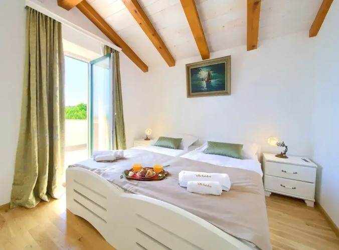 Tranquil Getaway Polje Villa With Pool