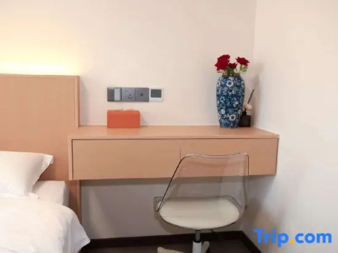 The Bund NO.2 Residential Accommodation