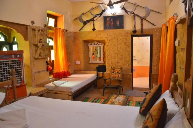 Deepak Hotel & Restaurant