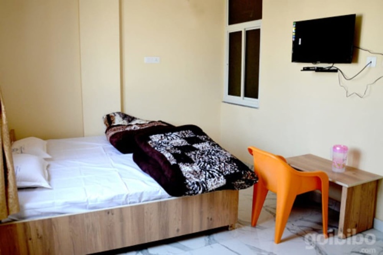 Santosh Hotel and Restaurant