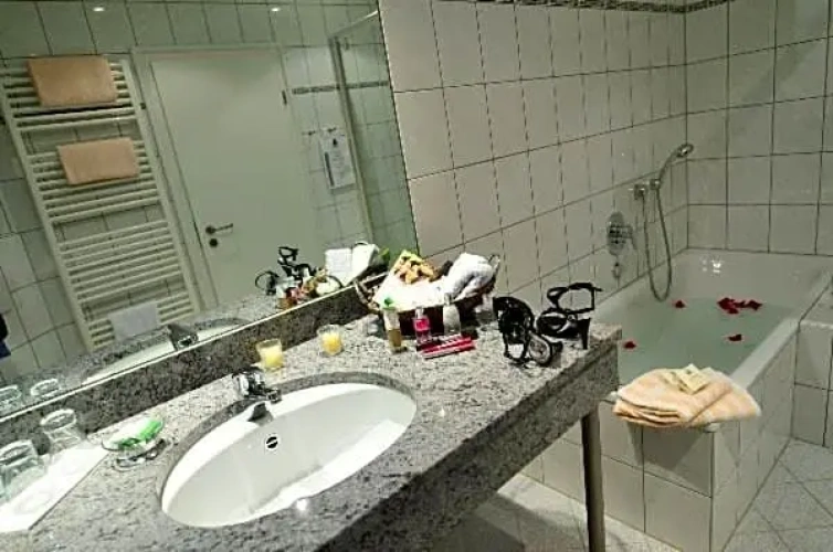 Comfort room