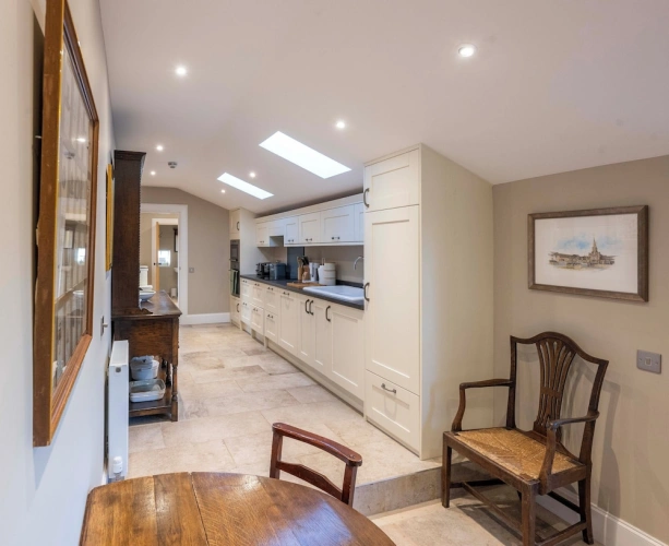 4 Bedrooms Cottage