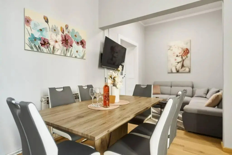 City Twenty 2bdr Apartment by Irundo