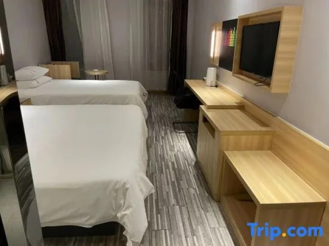 Standard Twin Family room