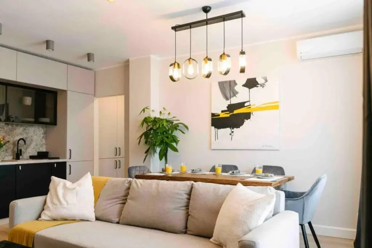 Sunny 2BR Flat-Top Location-Amazing Views