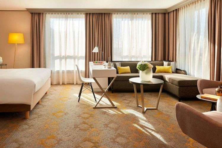 Renaissance Paris La Defense Hotel