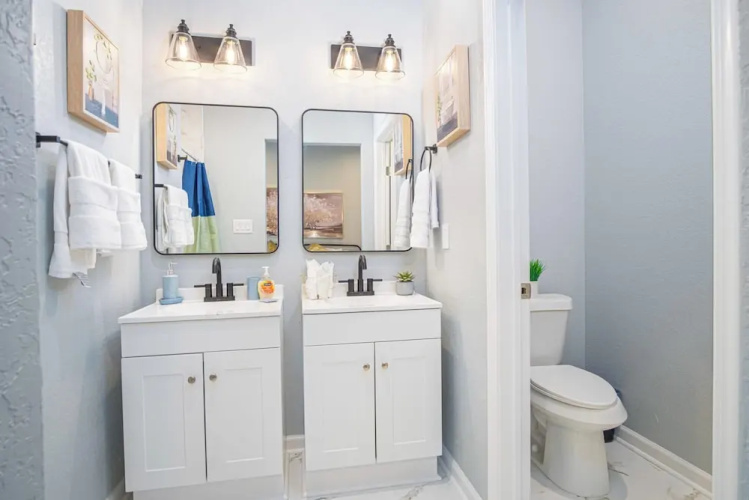 Experience Convenience w/ 4br/3ba Near Alamodome
