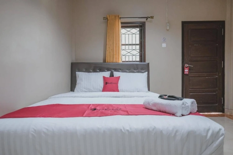 Standard Double room with city view