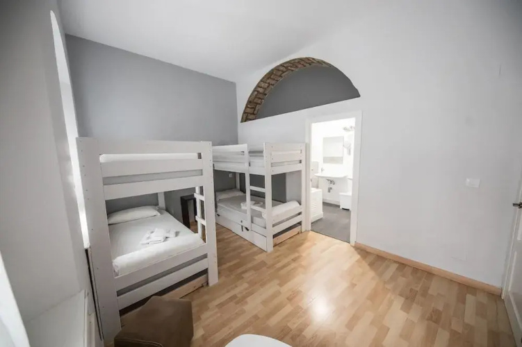 Factory Rooms Tarifa - Hostel