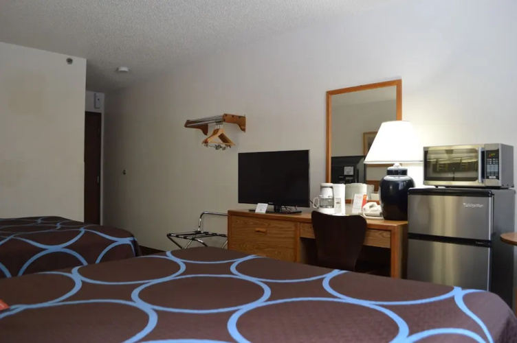 Super 8 Park Rapids