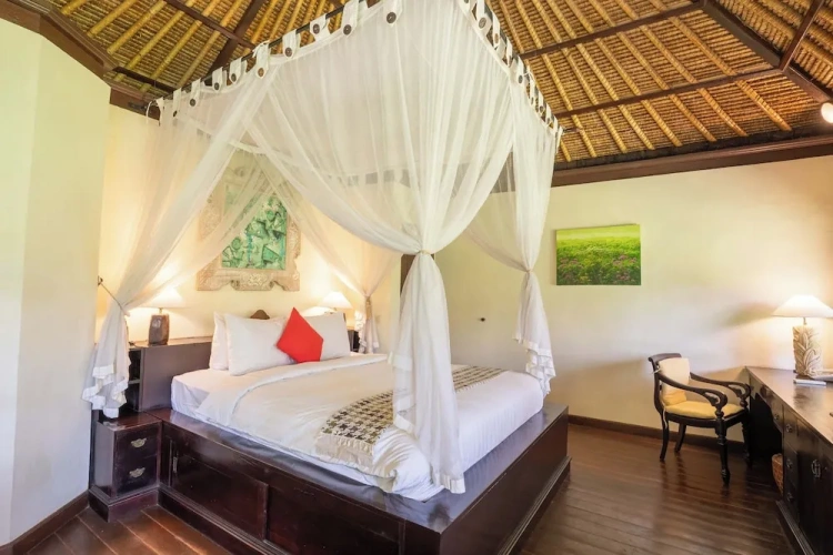 2 Bedrooms Premier Villa with river view