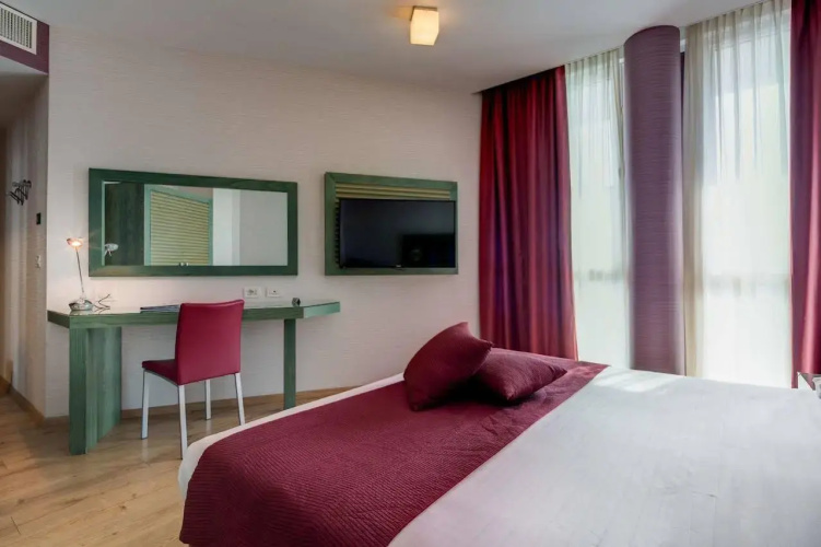 Best Western Crystal Palace Hotel