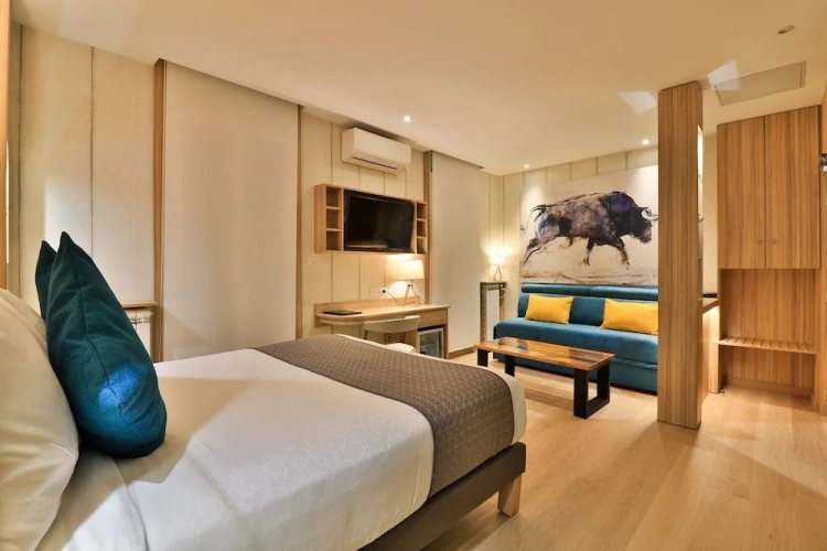 Deluxe Double Family room