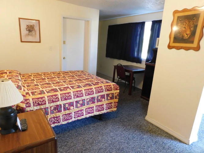Little Shamrock Motel