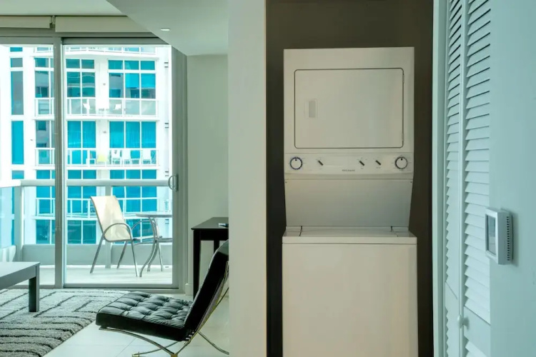 Domio Miami Beach Corner 1 BR Ocean View + Balcony