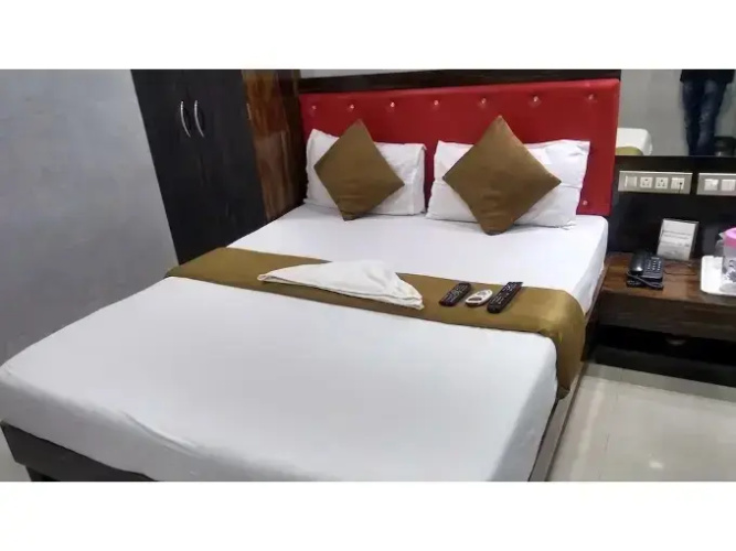 Hotel Plaza Mumbai