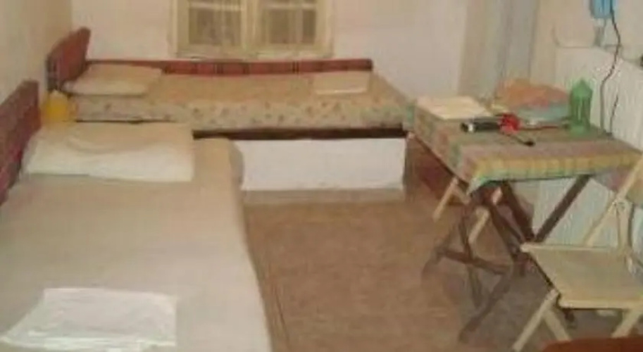 Hotel Pension Tzitzifies