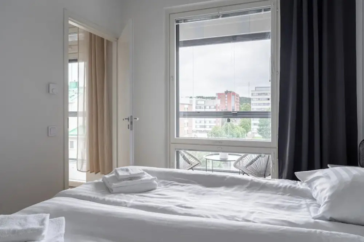 Modern 2BR Apartment with Sauna & Large Balcony