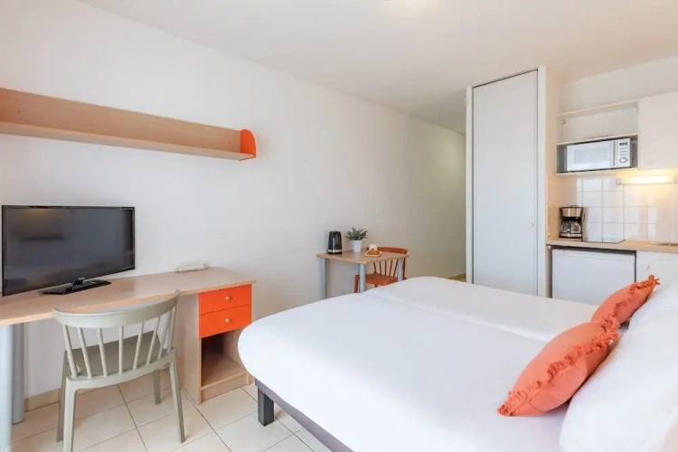 Standard Twin Studio with balcony