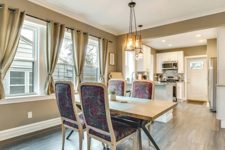 2 Bedrooms Apartment