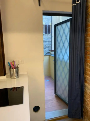 AI MAGAZZINI DEI MEDICI (casa con balcone)