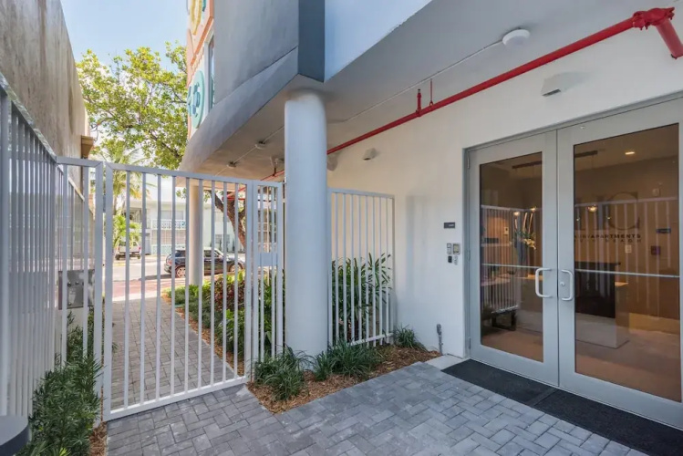 VHC Luxury Apartments 538-203