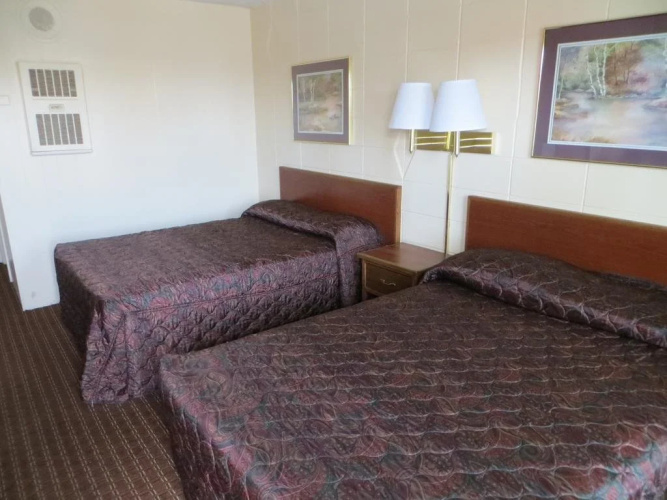 Deluxe Inn - Council Bluffs