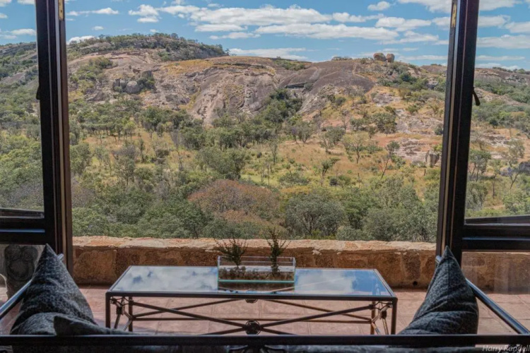 Big Cave Camp - Lodge On The Rocks