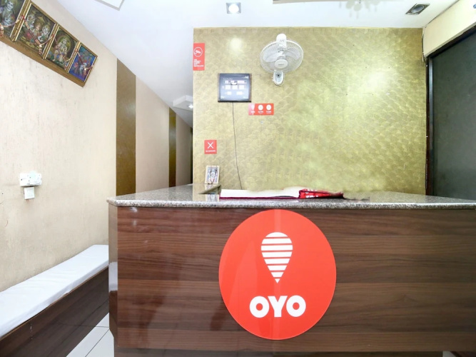 OYO 11844 Silver Star